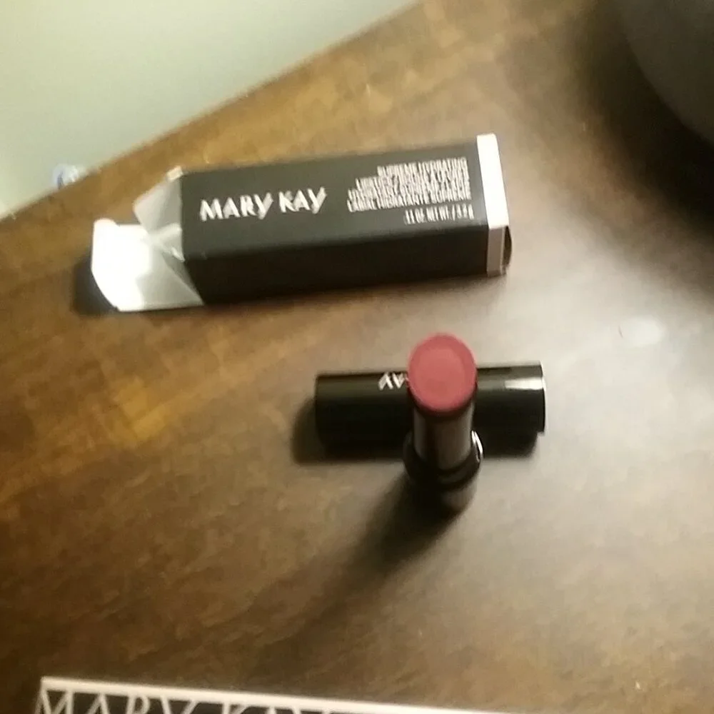 Mary Kay NWT Casual Rose Lipstick